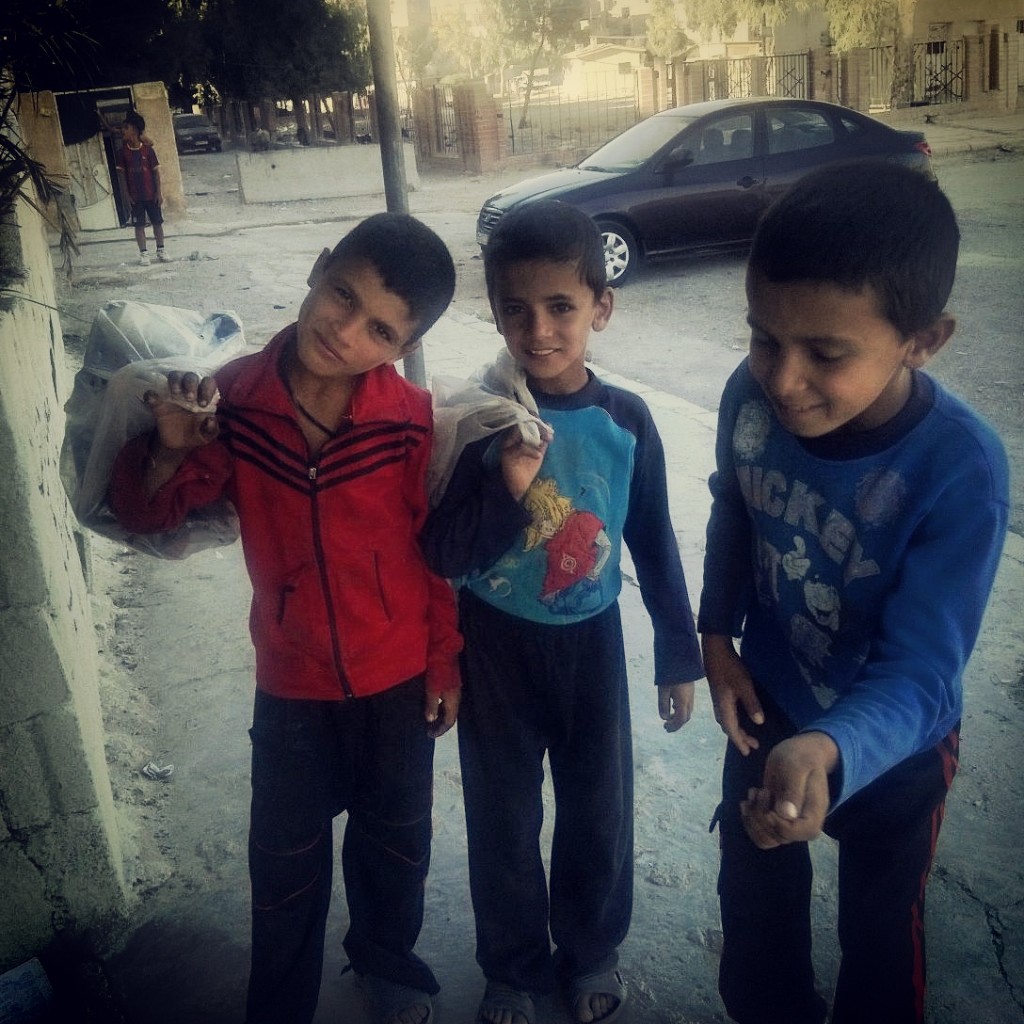 Al-Hasakeh (Syria) - Children collecting aluminium - by Alan Ali