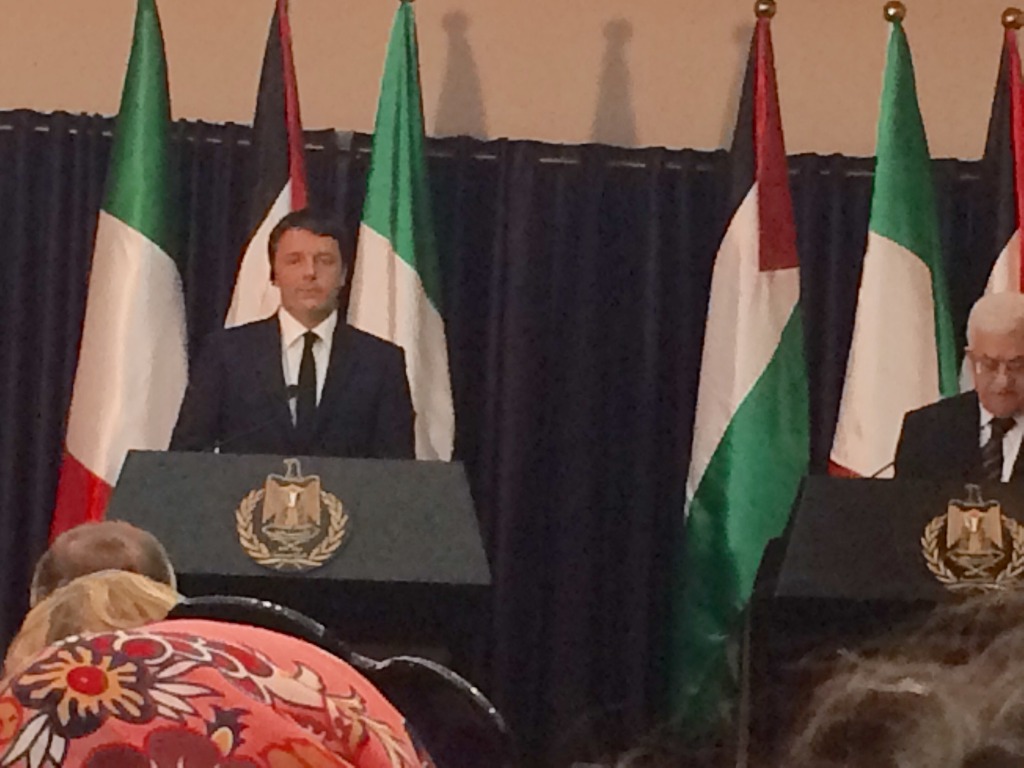 Renzi e il presidente palestinese Abu Mazen