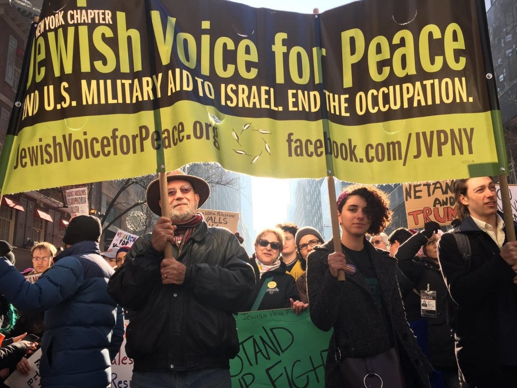 Una manifestazione di Jewish Voice for Peace a New York (Foto: Jvpny)