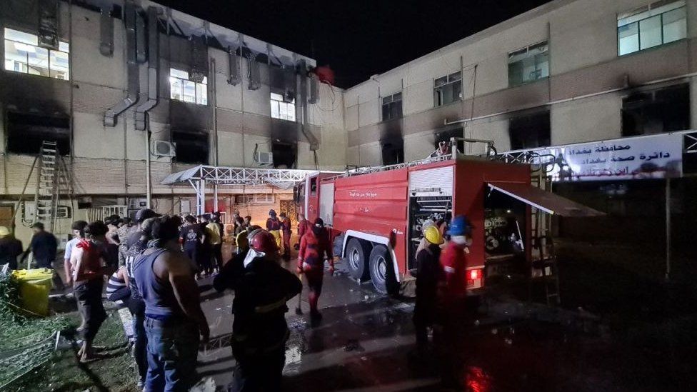 L'ospedale Ibn Khatib di Baghdad dopo l'incendio (Fonte: Twitter)