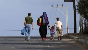 Palestinesi in fuga da Nord (Foto: AFP)